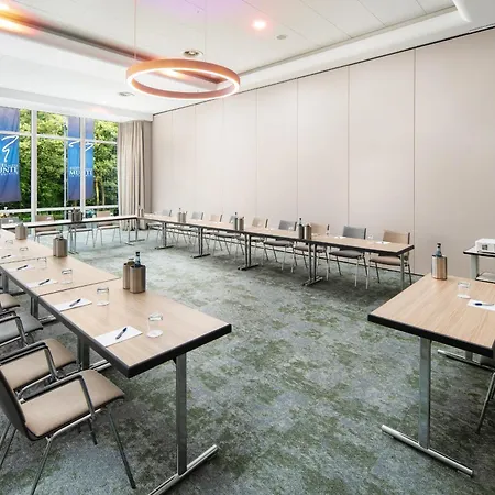 Hotel Munte Am Stadtwald 4*